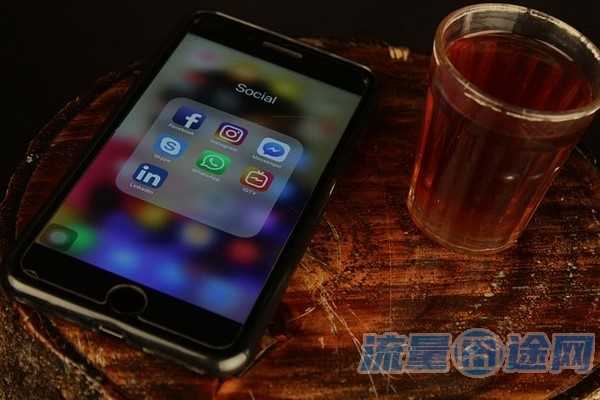 抖音里8元100流量卡是真的吗（抖音299元100g流量卡怎么样）2